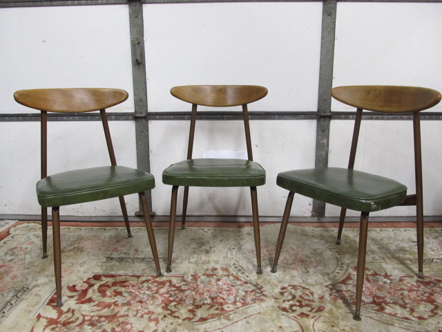 lot 173 image: Mid Century Modern MOD Set of Chairs