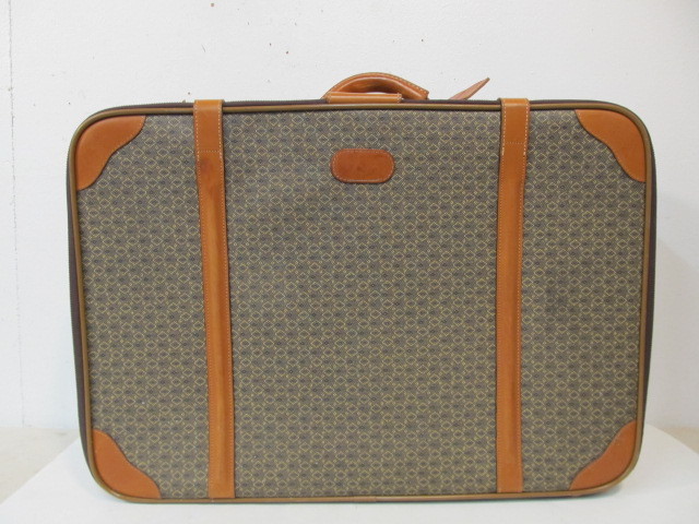 lot 59 image: Nice Hartmann WINGS Suitcase