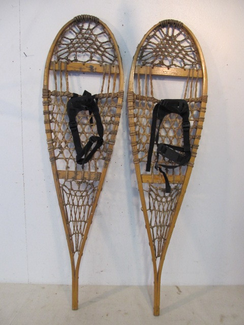 lot 78 image: Pair of Vintage Wooden Snowshoes 