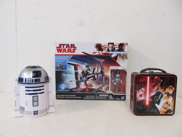 lot 80 image: Group of STAR WARS Items