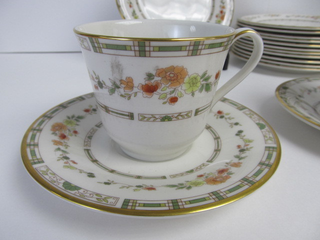 lot 197 image: Vintage ROYAL DOULTON Mosaic Garden China 