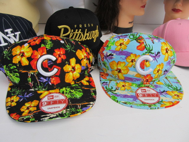 lot 253 image: Group of NEW Hats - Mens & Womens