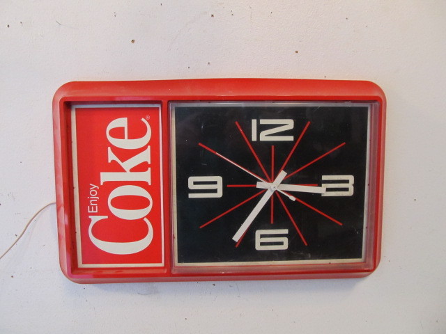lot 267 image: Vintage 1980s COCA COLA Advertising Clock Sign