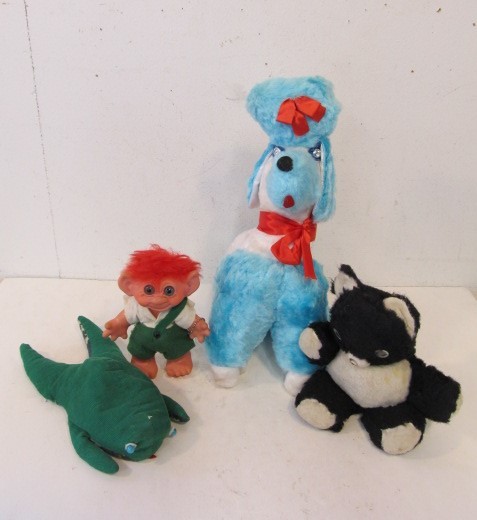 lot 273 image: Group of Vintage 1950s Stuffed Animals & Troll Doll