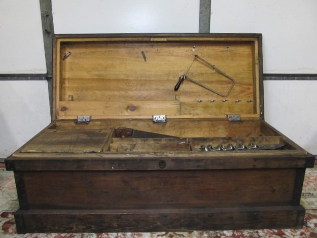 lot 8 image: Wonderful HUGE Antique Carpenters Tool Chest wTools