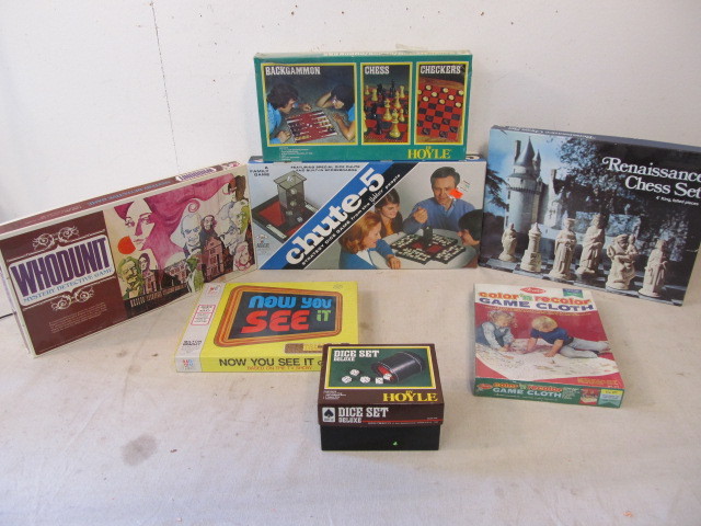 lot 264 image: Lot of Vintage NOS Unopened Board Games - Including Chess etc