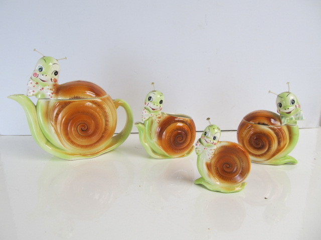 lot 297 image: Mid Century Enesco Ceramic Snail Teapot Cream & Sugar wSalt Shaker