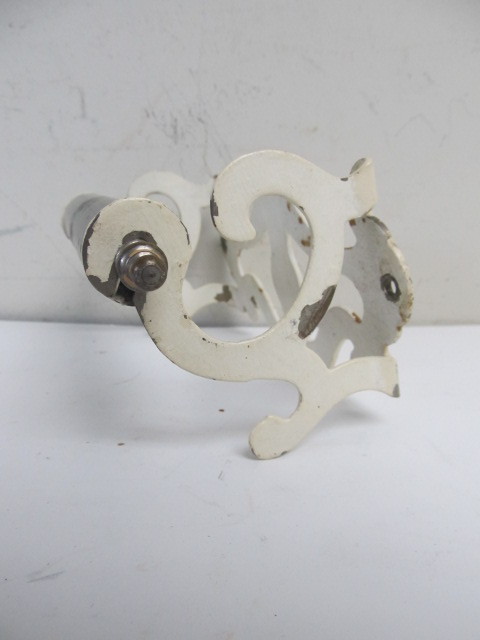 lot 300 image: Antique Bathroom Toilet Paper Roll Dispenser