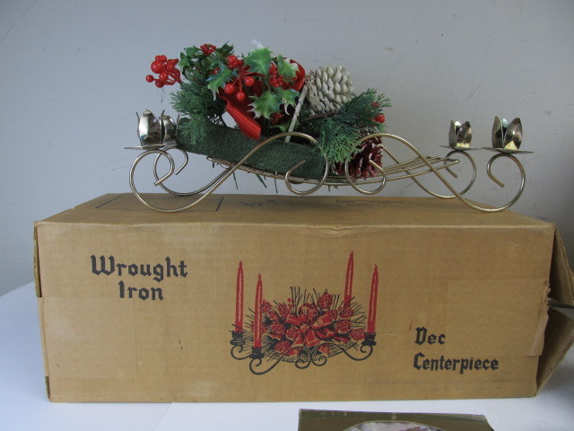 lot 302 image: Group of Vintage Christmas Decorations