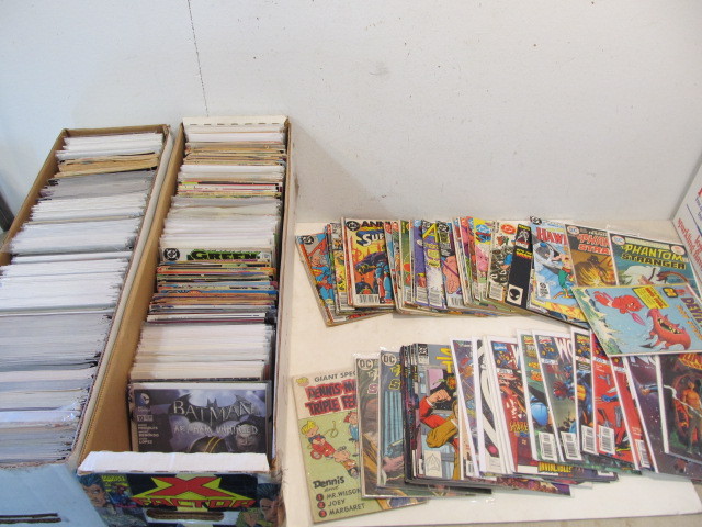 lot 306 image: Lot of Approx 600 Assorted Comic Books