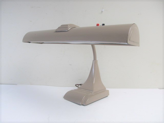 lot 311 image: Vintage Mid Century Industrial Gooseneck Desk Lamp