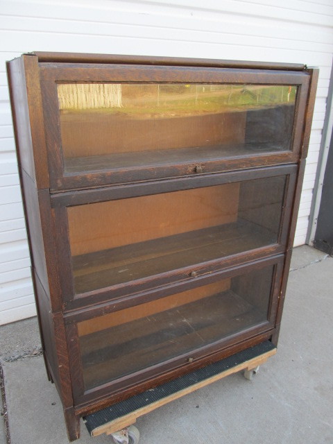 lot 314 image: Antique Oak Sectional Lawyers Bookcase 