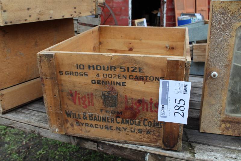 lot 285 image: Vigil Lights Wood Box
