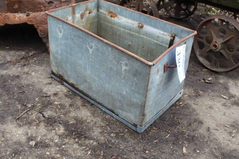 lot 330 image: Metal Box