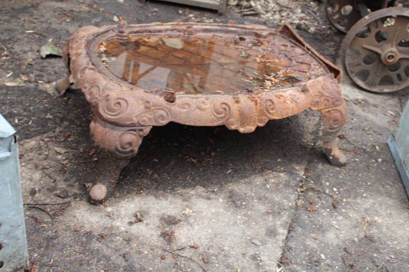 lot 331 image: Metal Stove Stand