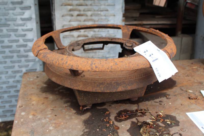 lot 334 image: Metal Stove Stand
