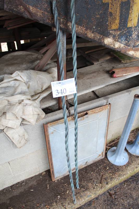 lot 340 image: Lot of (2) Twisted Wrought Iron Stands