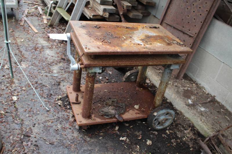 lot 355 image: 2-Tier Metal Utility Cart