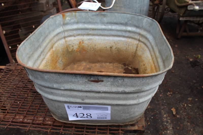 lot 428 image: Metal Basin