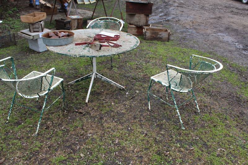 lot 300 image: Metal Patio Table with 3-Metal Chairs