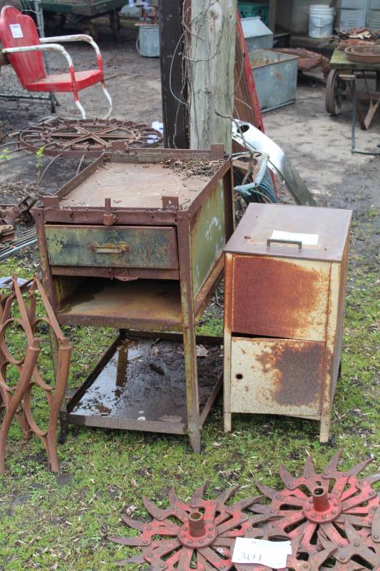 lot 303 image: Lot of (2) Metal Cabinets