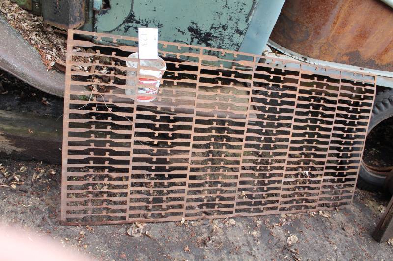 lot 423 image: Large Metal Sheet