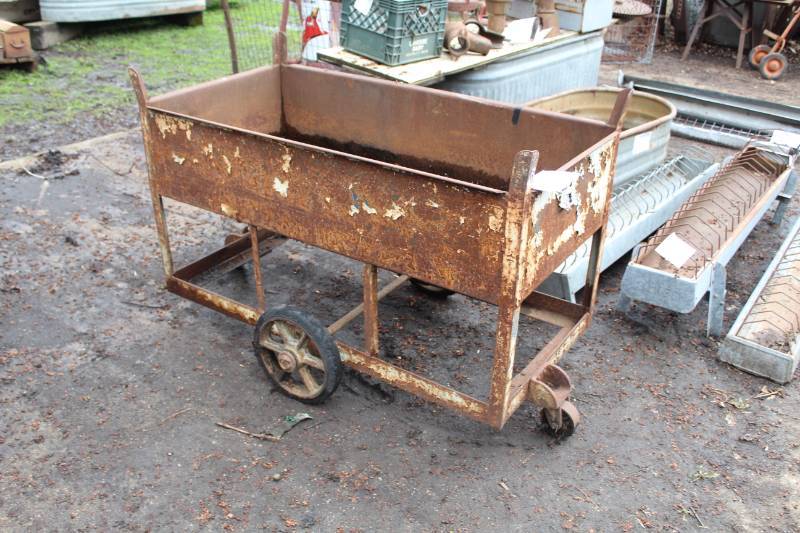 lot 411 image: Metal Cart