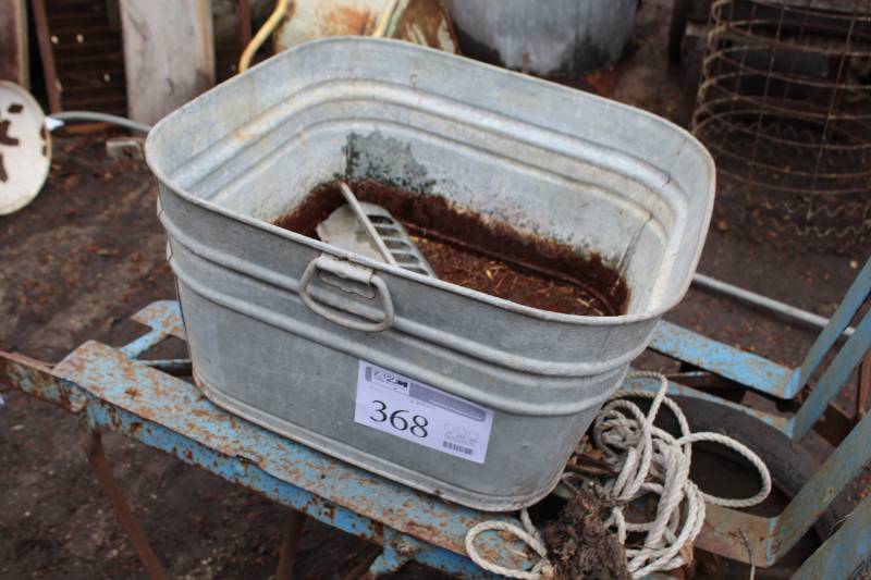 lot 368 image: Metal Wash Basin