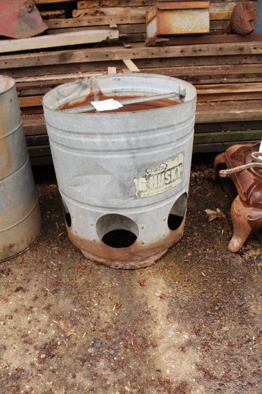 lot 364 image: Husky Metal Bucket