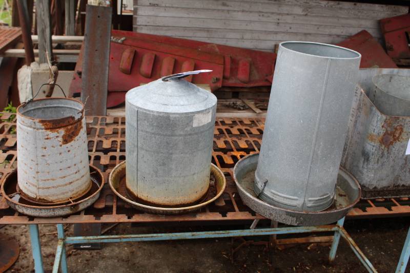 lot 376 image: Lot of (3) Metal Feeders
