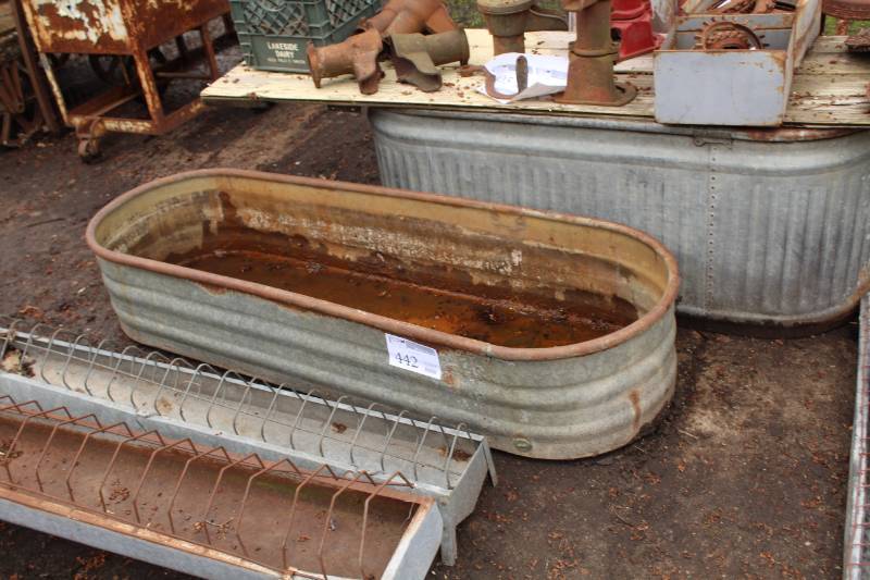 lot 442 image: Large Metal Water Basin