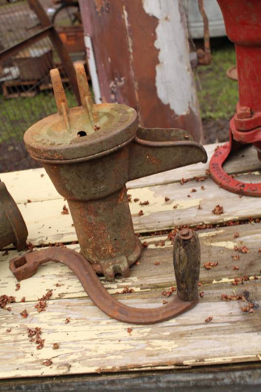 lot 407 image: Metal Water Pump Spout