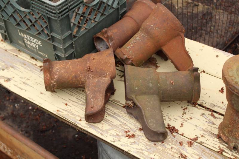 lot 408 image: Lot of (4) Metal Water Pump Spouts