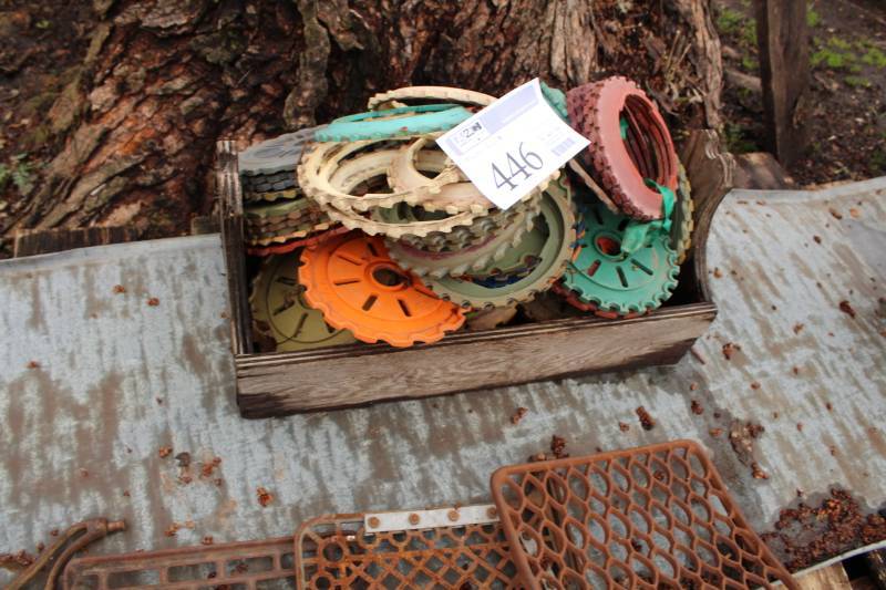 lot 446 image: Plastic Gears