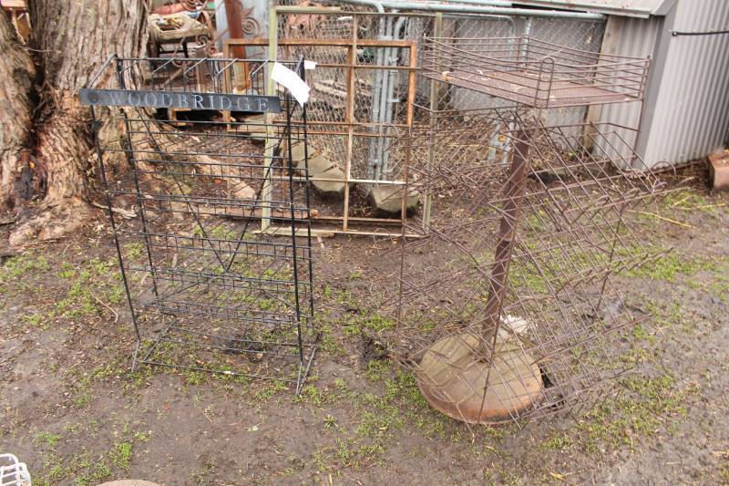 lot 452 image: Lot of (2) Metal Display Stand Holders