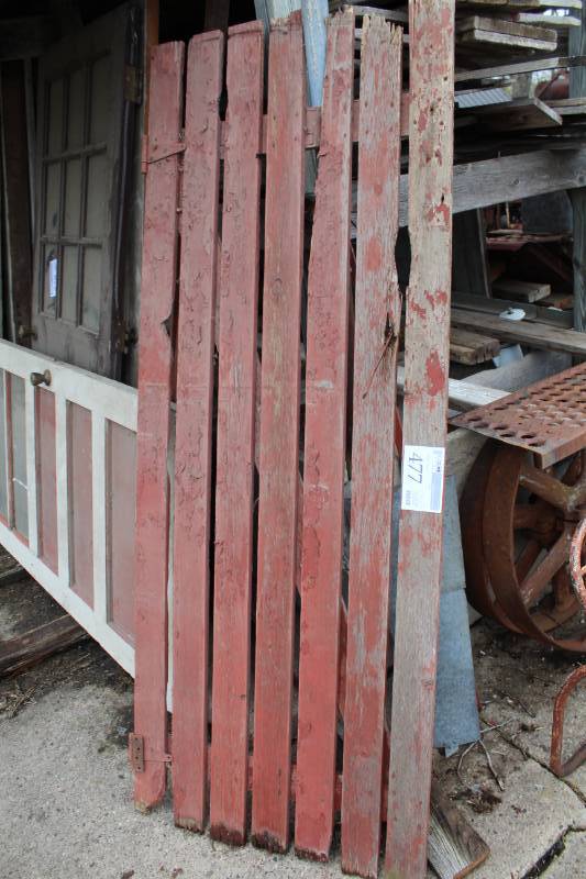 lot 477 image: Wood Slat Door