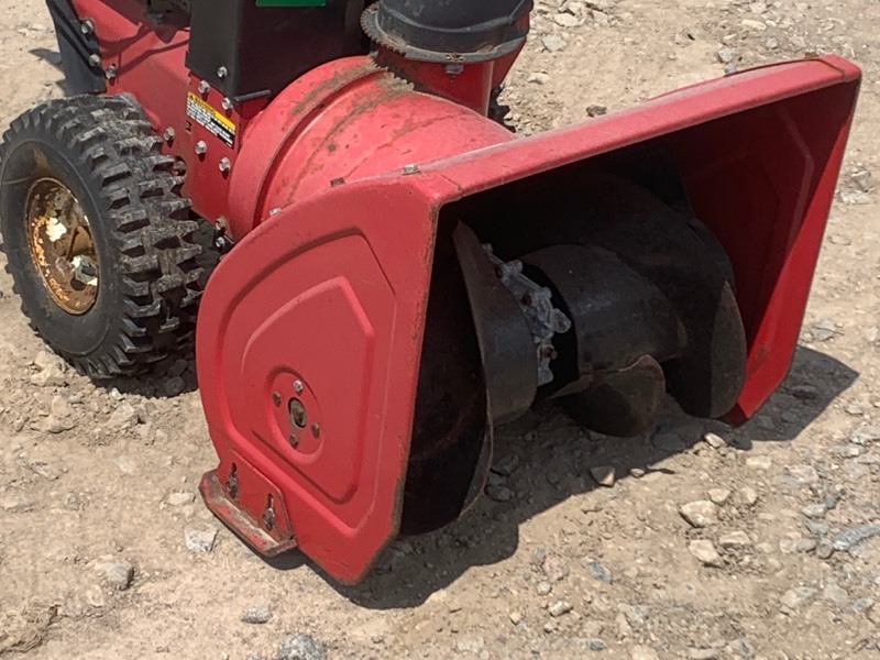 lot 18 image: Toro Power-Shift Snow Blower