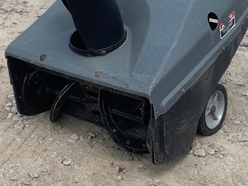 lot 22 image: Craftsman Snow Blower