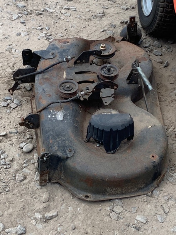 lot 16 image: Husqvarna Lawn Tractor