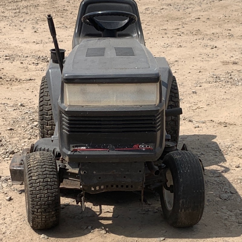 lot 7 image: Craftsman HD Garden Tractor