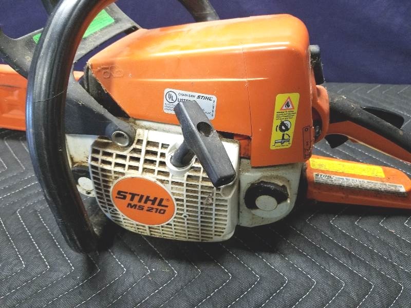 lot 14 image: Chain Saw