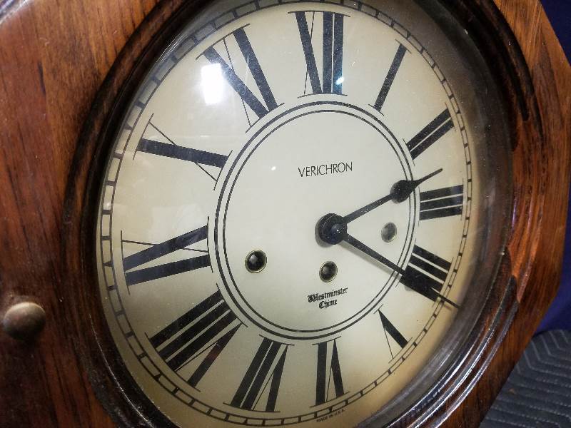 lot 26 image: Chime Clock