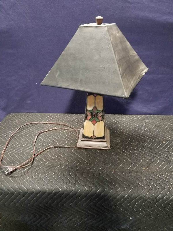 lot 27 image: Table Lamp