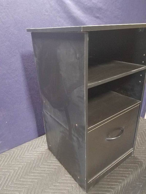 lot 28 image: EndSide Table