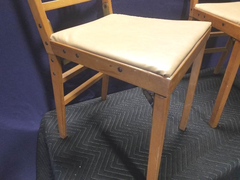 lot 37 image: Folding Chairs