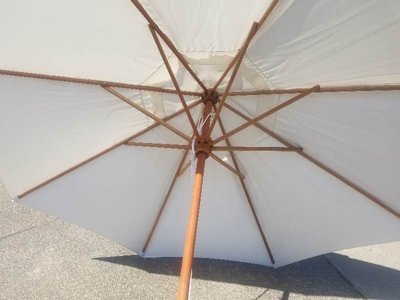 lot 50 image: Patio Umbrella