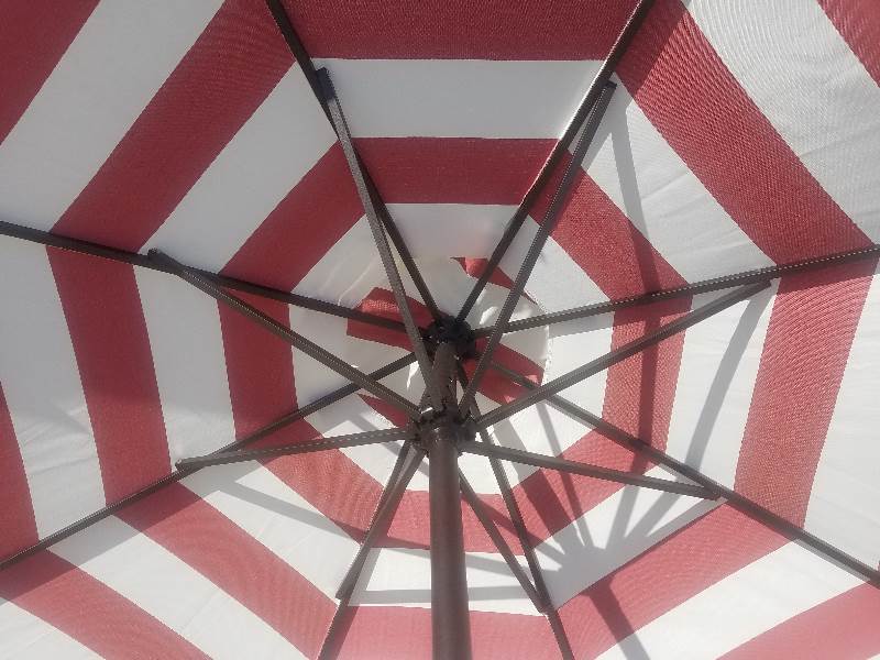 lot 51 image: Patio Umbrella