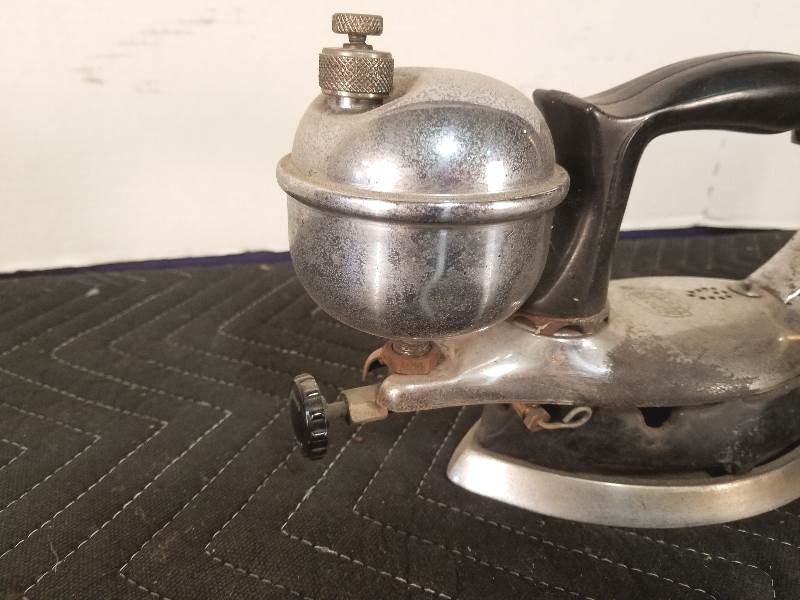 lot 67 image: Coleman Instant-Lite Iron