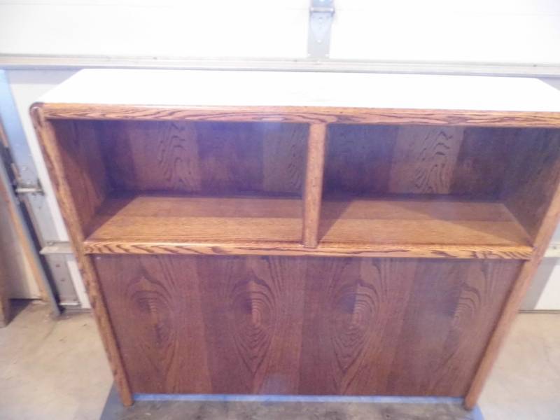 Twin Size Pedestal Bed