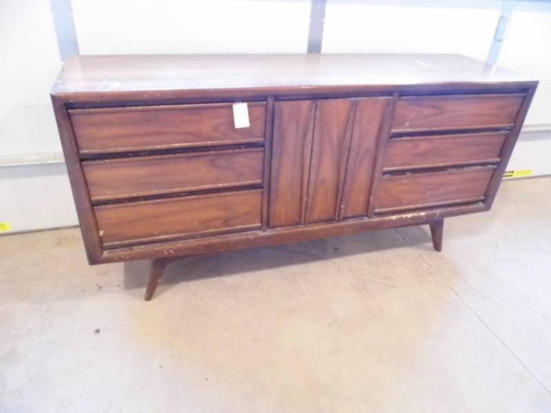 Mid Century Dresser w Mirror